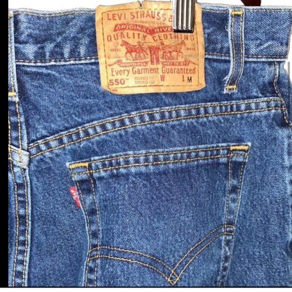 Vintage Classic 550 tapered Levi’s dark wash jeans - Picture 13 of 14